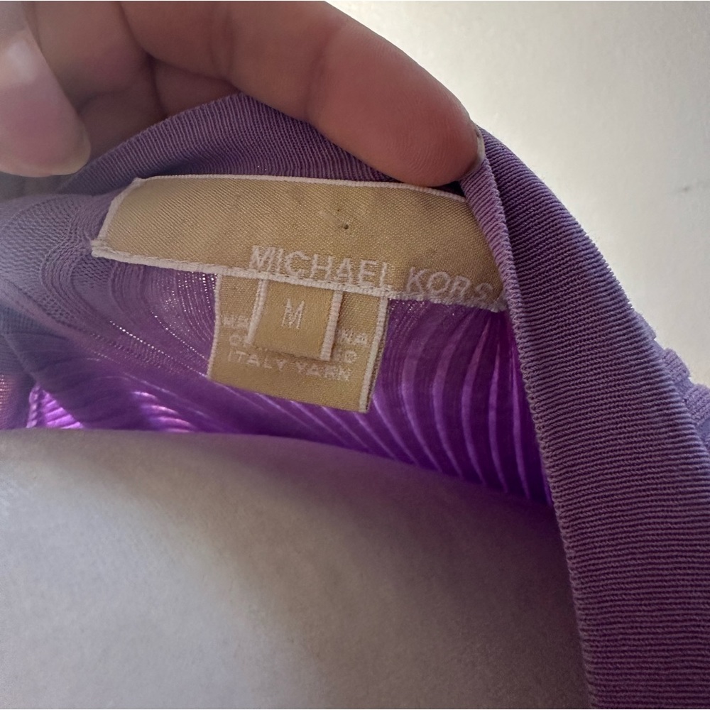 michael kors collection
ELBOW SLEEVE PULLOVER size mwith cute button closure - Picture 7 of 10